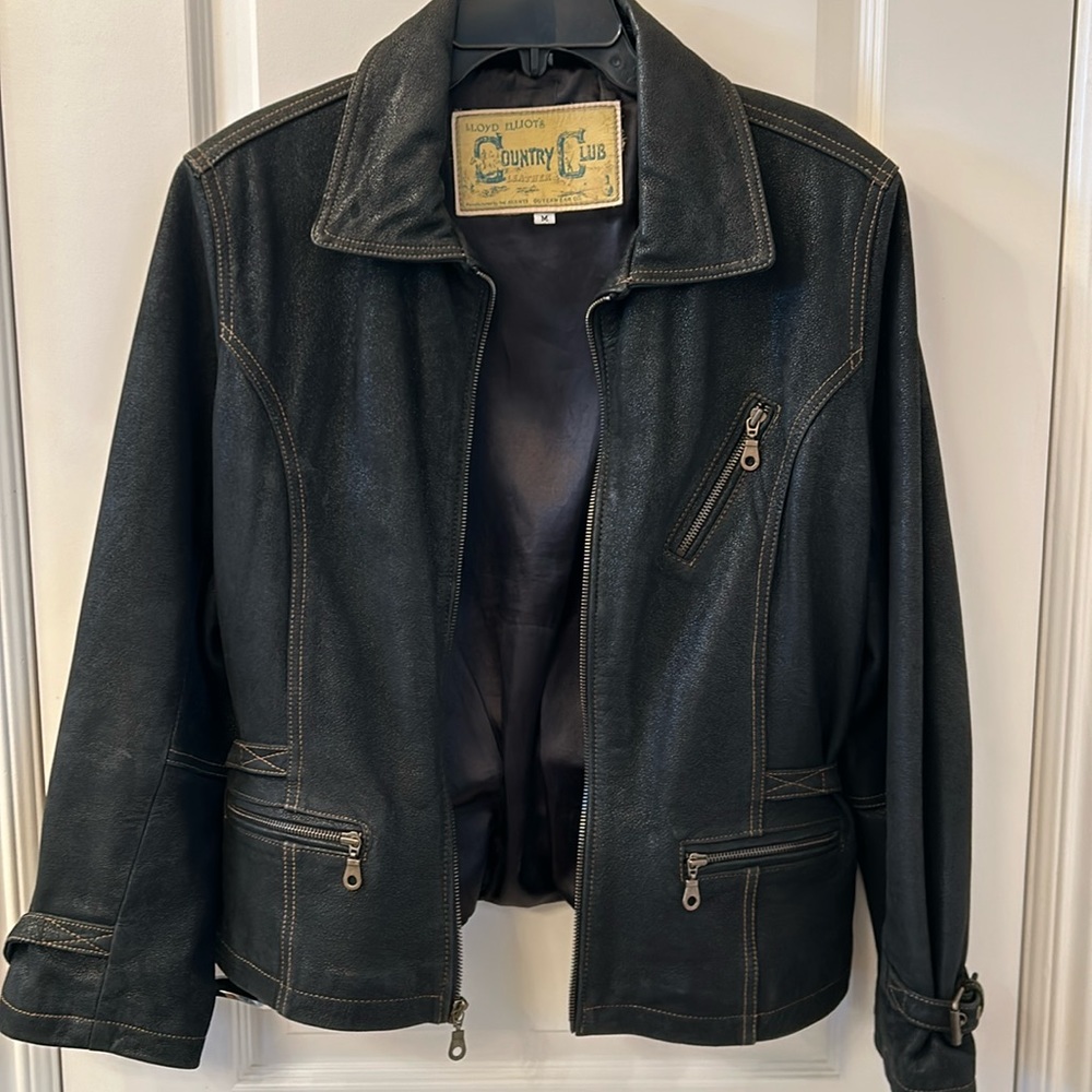 Vintage 90s leather jacket.